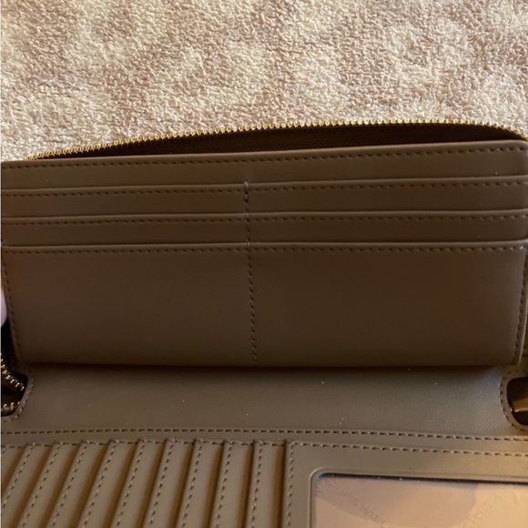 NWOT Michael Kors Travel Continental Wallet - Picture 6 of 7